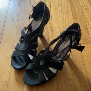 Candie’s black strappy heels 8 1/2